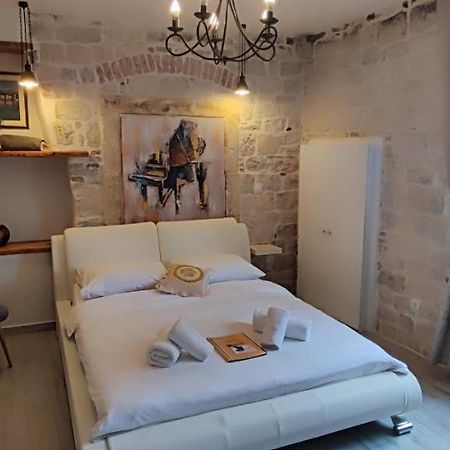 Studios Kadena Trogir - 18Th Century Stone House Extérieur photo