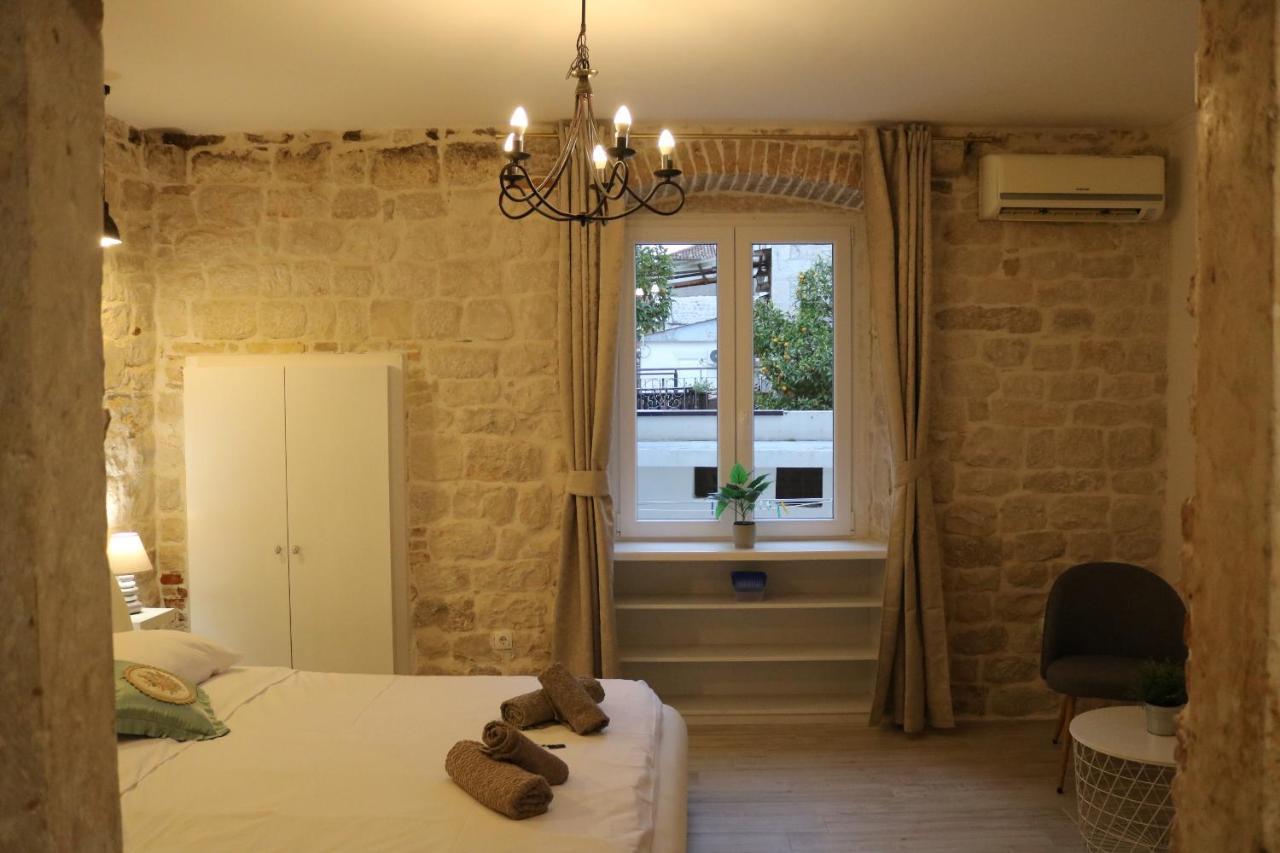 Studios Kadena Trogir - 18Th Century Stone House Extérieur photo