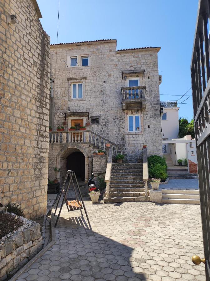 Studios Kadena Trogir - 18Th Century Stone House Extérieur photo
