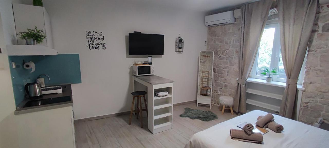 Studios Kadena Trogir - 18Th Century Stone House Extérieur photo