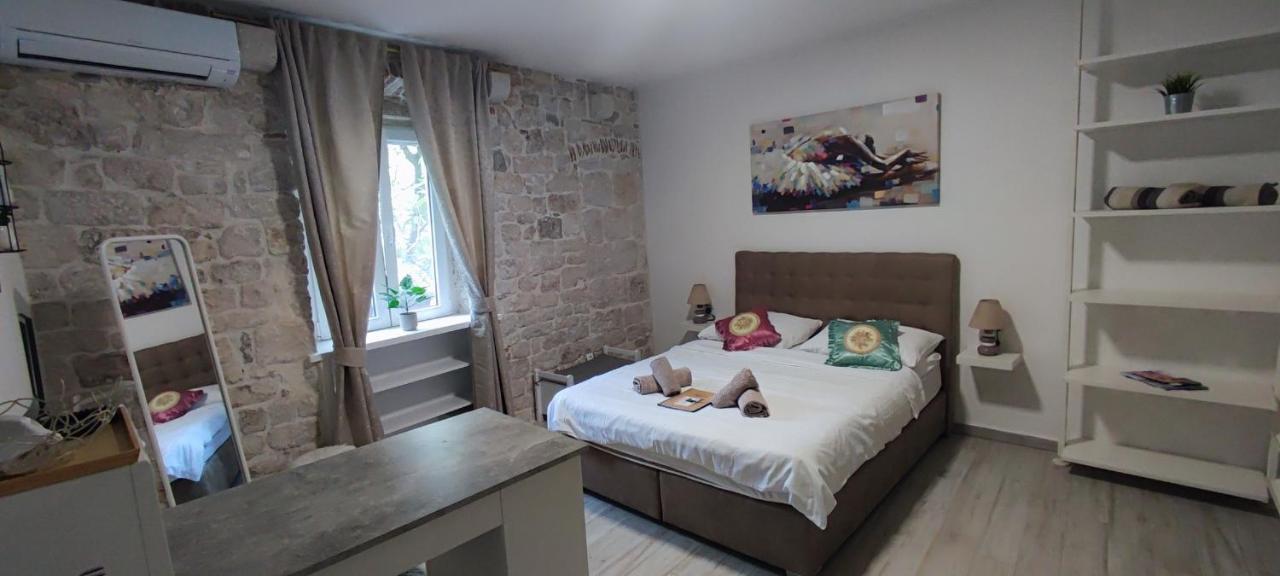 Studios Kadena Trogir - 18Th Century Stone House Extérieur photo