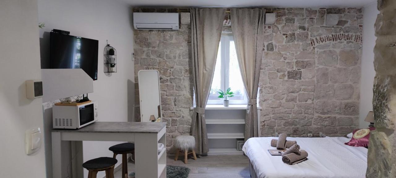 Studios Kadena Trogir - 18Th Century Stone House Extérieur photo