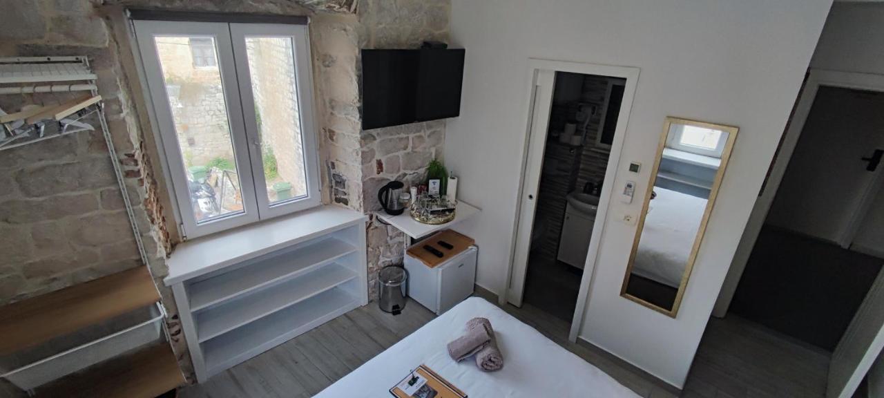 Studios Kadena Trogir - 18Th Century Stone House Extérieur photo