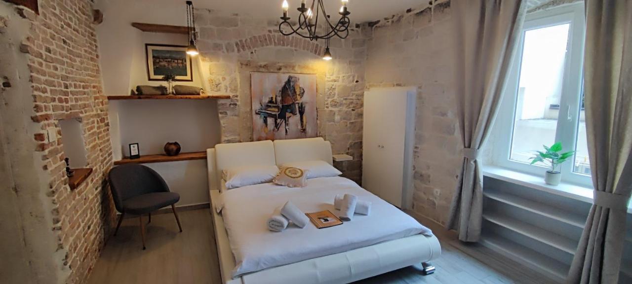 Studios Kadena Trogir - 18Th Century Stone House Extérieur photo