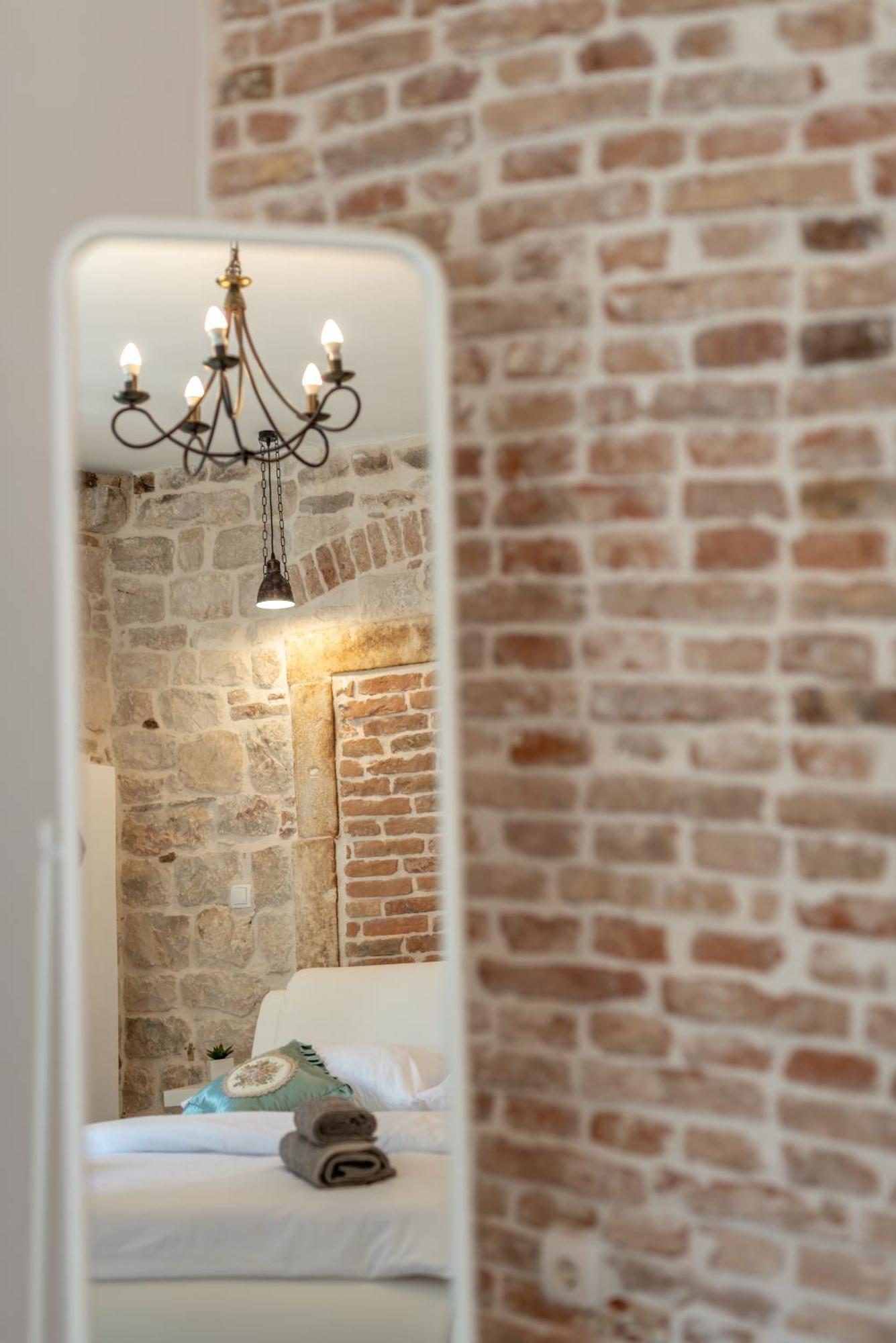 Studios Kadena Trogir - 18Th Century Stone House Extérieur photo