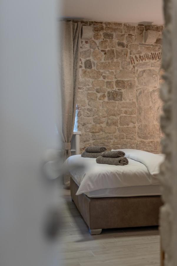 Studios Kadena Trogir - 18Th Century Stone House Extérieur photo