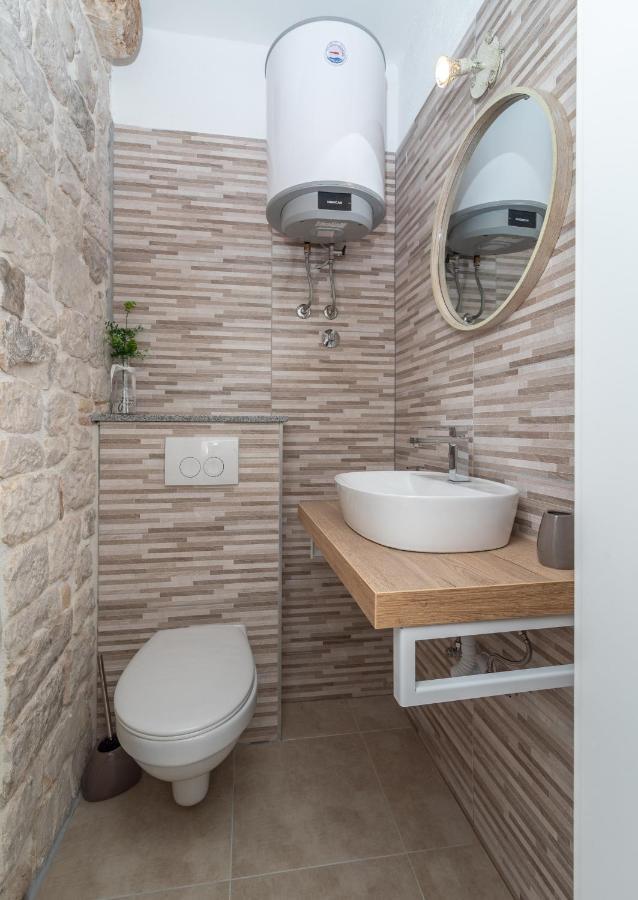 Studios Kadena Trogir - 18Th Century Stone House Extérieur photo