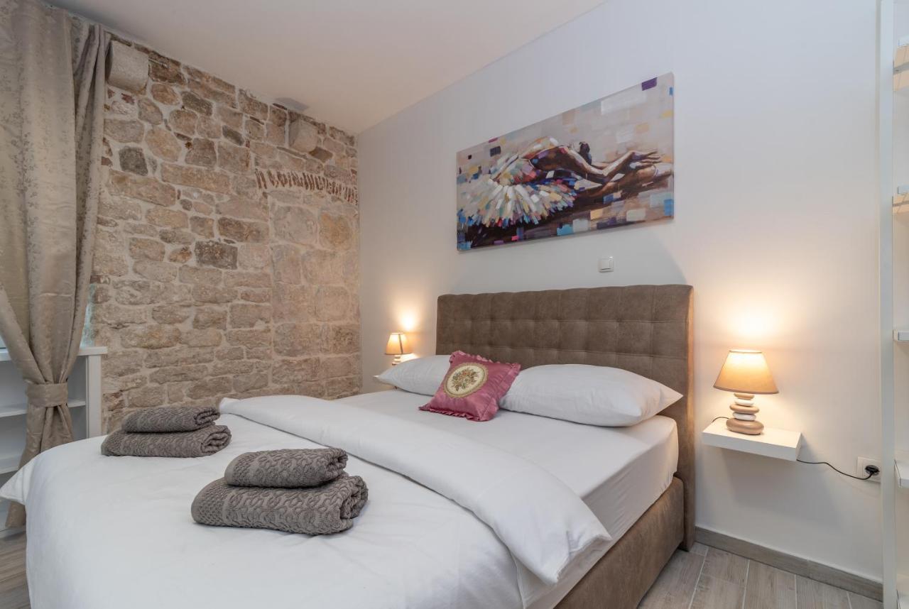 Studios Kadena Trogir - 18Th Century Stone House Extérieur photo