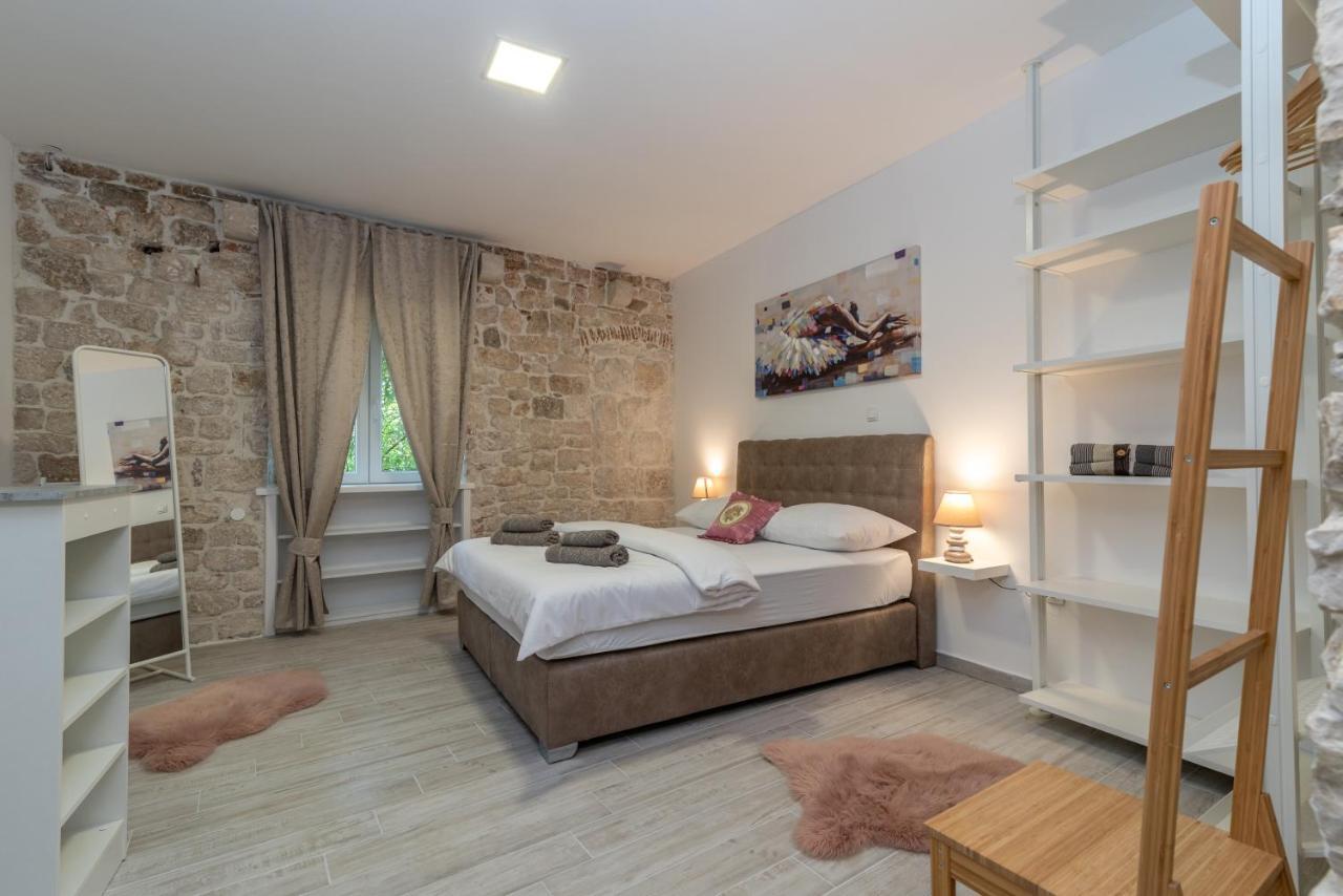 Studios Kadena Trogir - 18Th Century Stone House Extérieur photo
